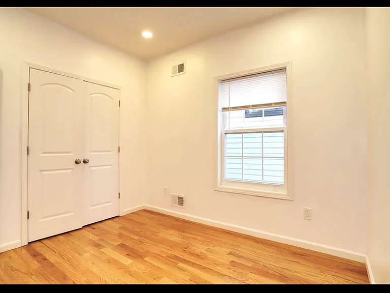345 N 2nd St #2 — Photo 7