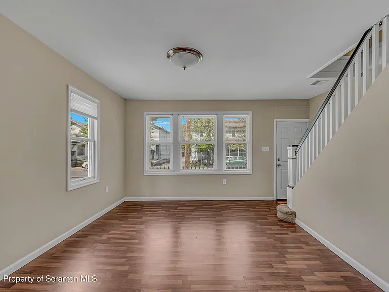 538 River St — Photo 5
