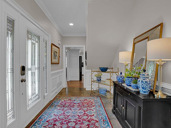 4th image of 201 Muirfield Way
