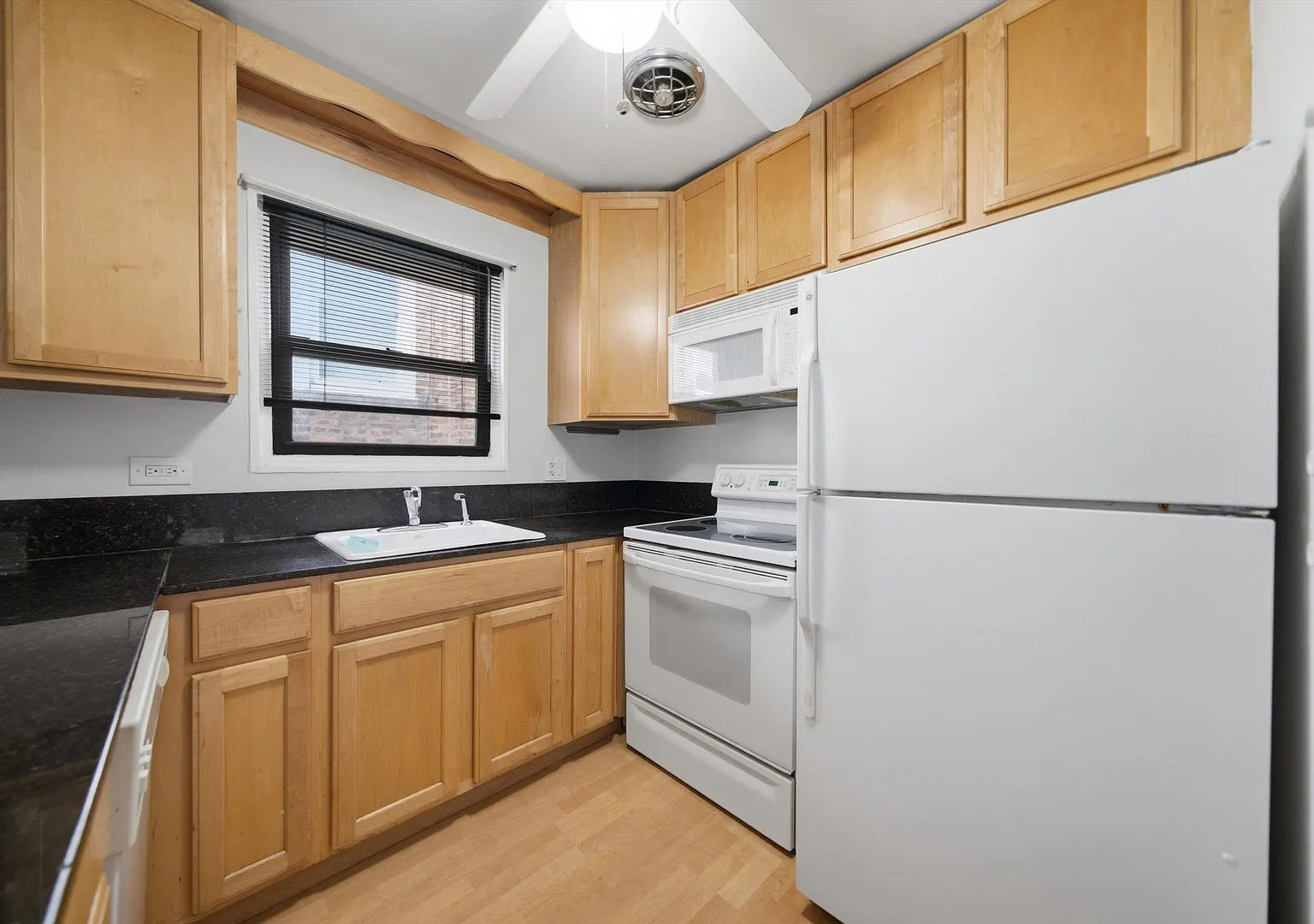 2 bed, $1,895 — Photo 2