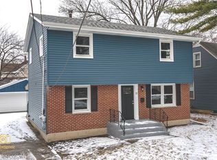 11 S Alfred Ave, Elgin, IL 60123