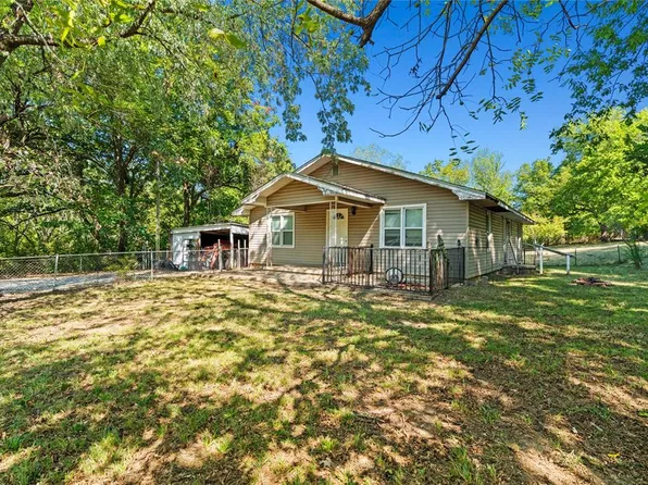 902 W 4th St, Ada, OK 74820