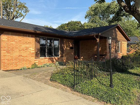 2nd image of 310 Edgewood Dr