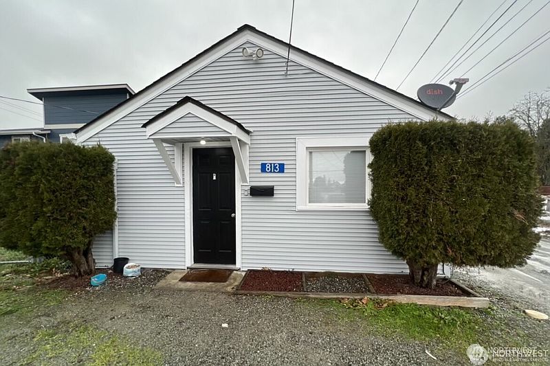 5th image of 811 & 813 E Fairhaven Avenue