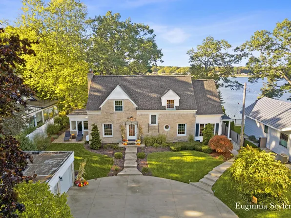 908 Oakmere Pl, Muskegon, MI 49445