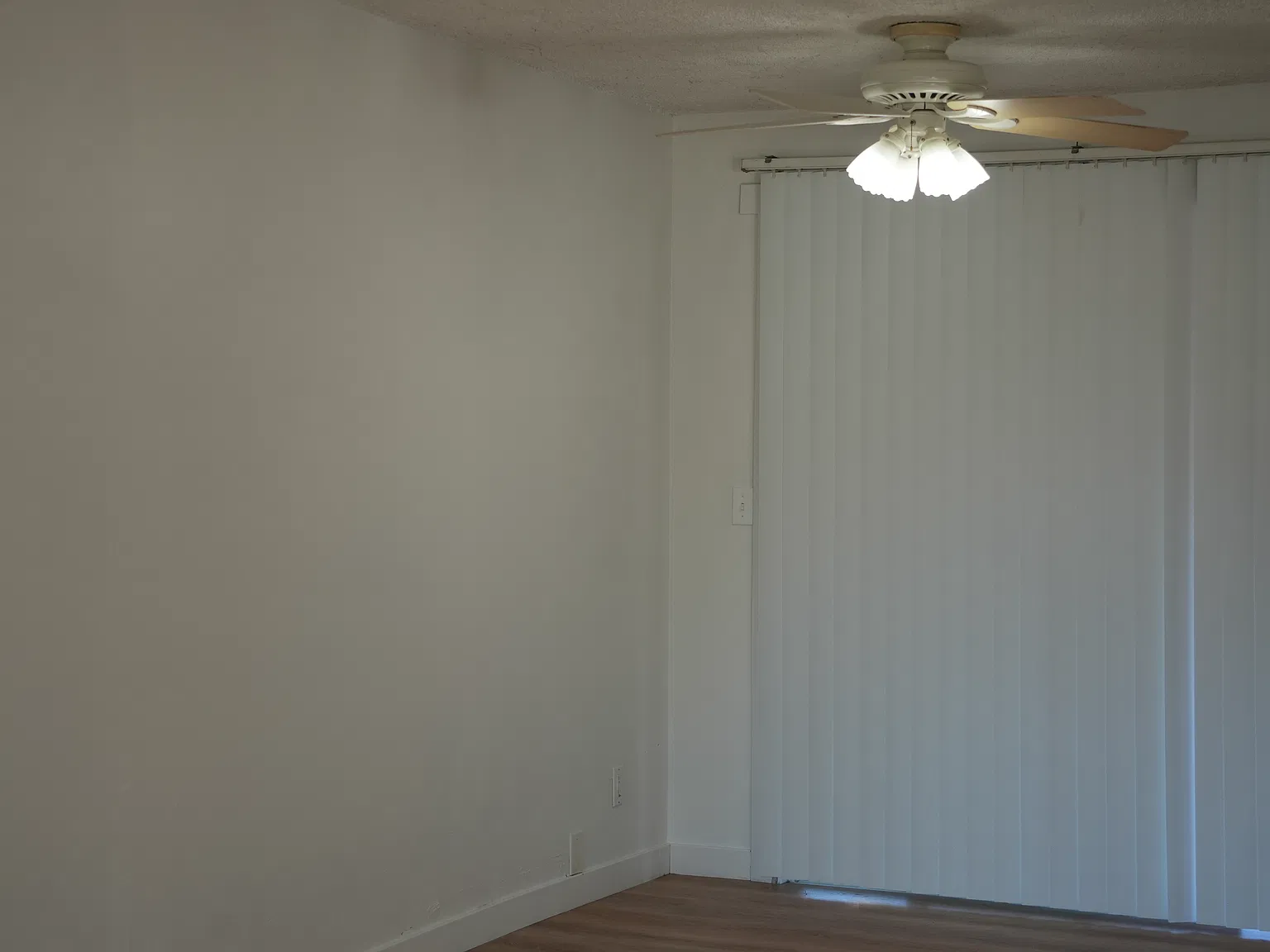 3 bed, 1100 sqft, $1,980 — Photo 4