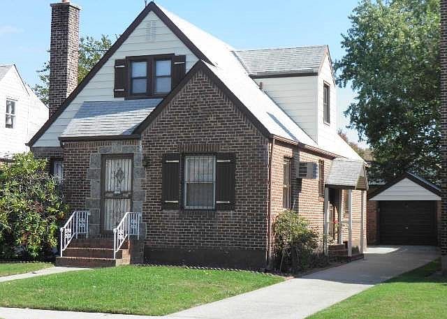 1st image of 118 Ave 226 St