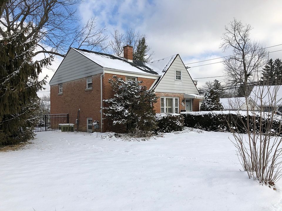 2nd image of 210 5th St
