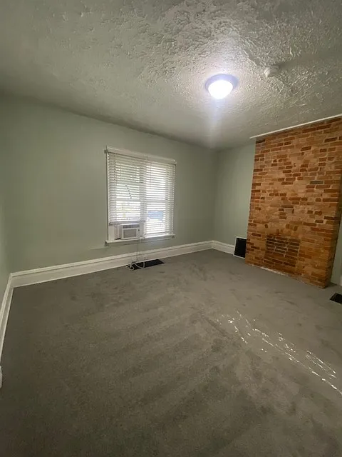 598 Gilbert St - 1 — Photo 3