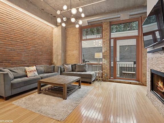 5th image of 360 W Illinois St APT 4G