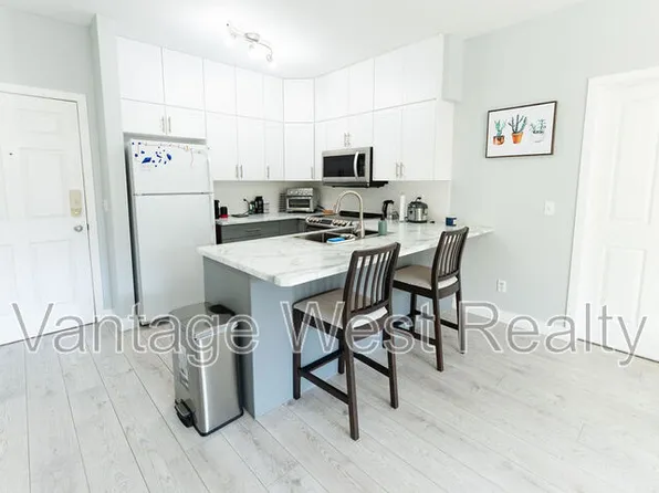 Country Club Dr #1303, Kelowna, BC V1V 2Z3