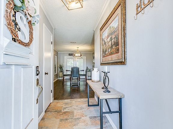 2nd image of 3107 Cumberland Dr