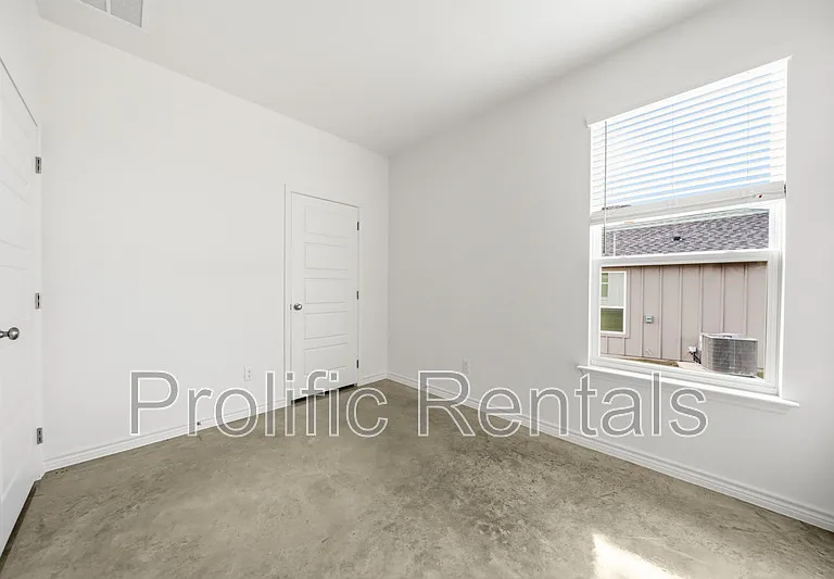 8901 Prickly Ash Dr #B — Photo 16