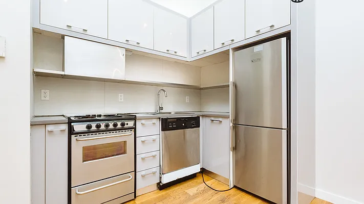 Rented by Nooklyn NYC LLC | media 16