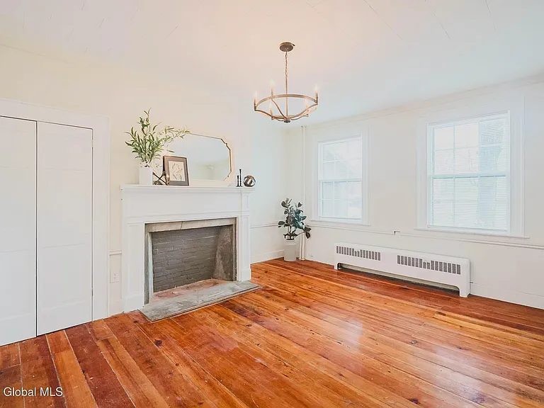 50 Phillips Rd #B — Photo 4