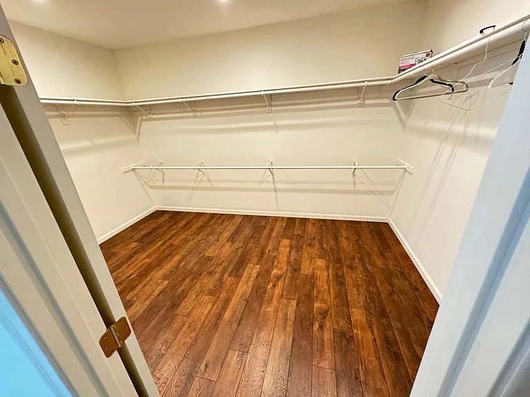 12596 Oaks Ave — Photo 7