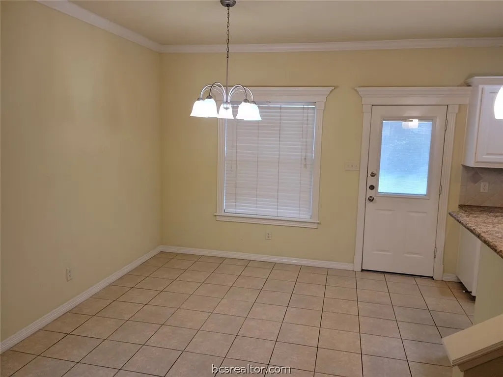 4 bed, 2.5 bath, 1657 sqft, $1,950 — Photo 4