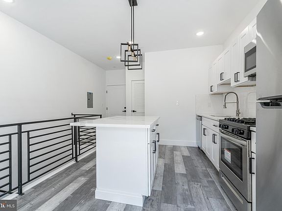 4th image of 817 N 42nd St #19-2