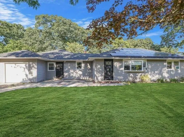 1219 Waverly Avenue, Farmingville, NY 11738