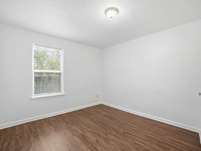 334 Valley Park Dr — Photo 16