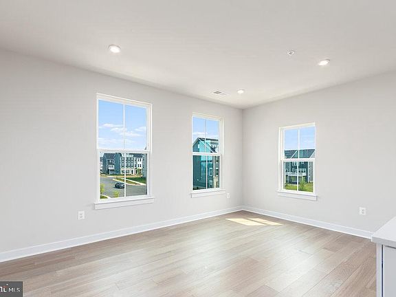 5th image of 1685 Dunnington Pl Unit 7002N