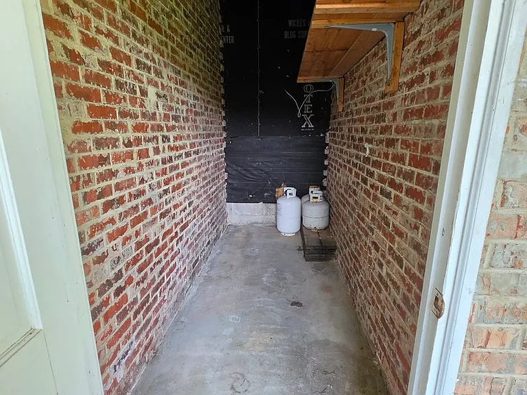 318 Jasper Ln — Photo 15