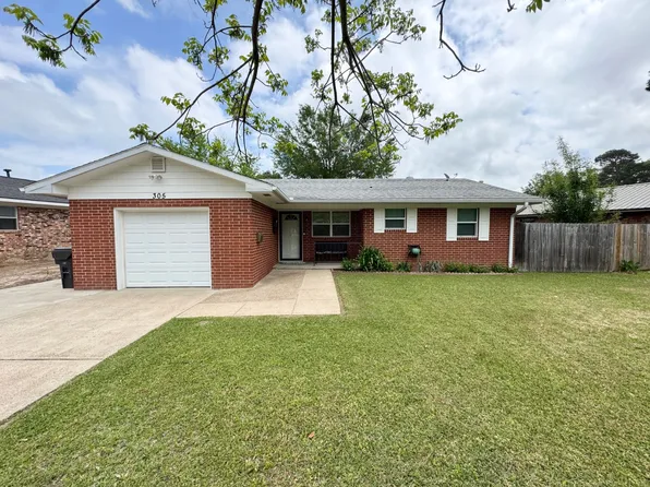 305 SE Harris Dr, Idabel, OK 74745