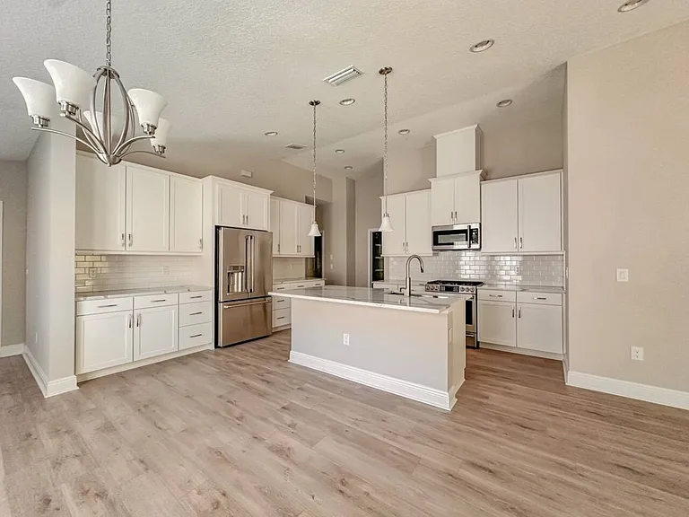 12488 Oak Hill Way — Photo 6