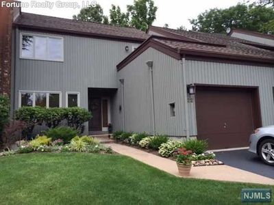 22 S Bayard Ln, Mahwah, NJ, 07430
