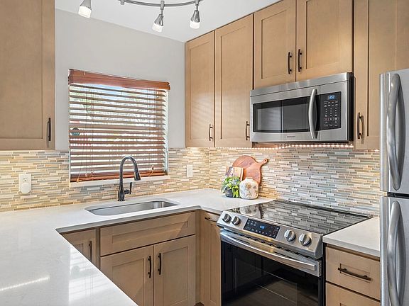5th image of 130 Roosevelt Ave #1-7