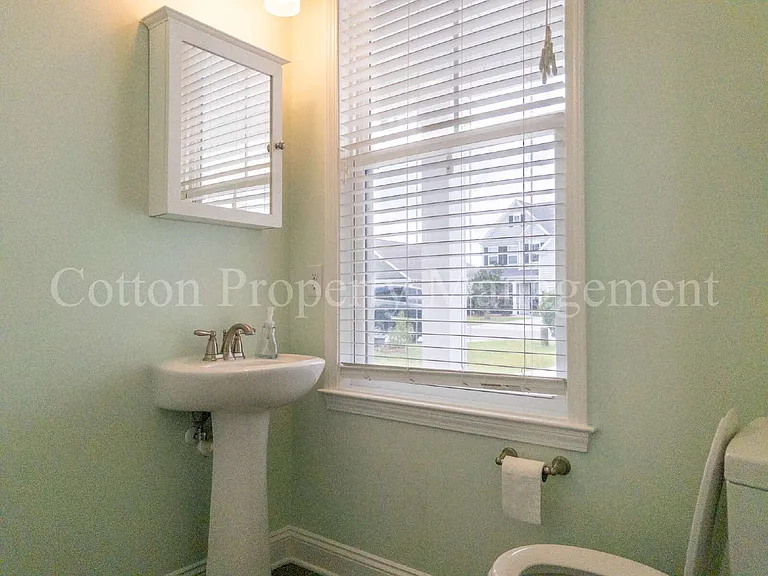 7445 Darius Dr — Photo 26