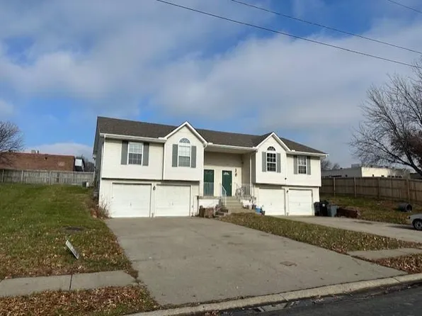 17520 E Susquehanna Dr, Independence, MO 64056