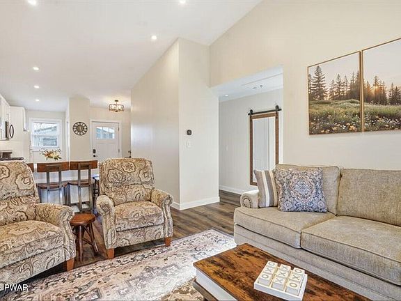 3rd image of 196 Barlow Rd #35