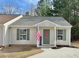 340 Oak Knoll Ct, Seneca, SC 29678