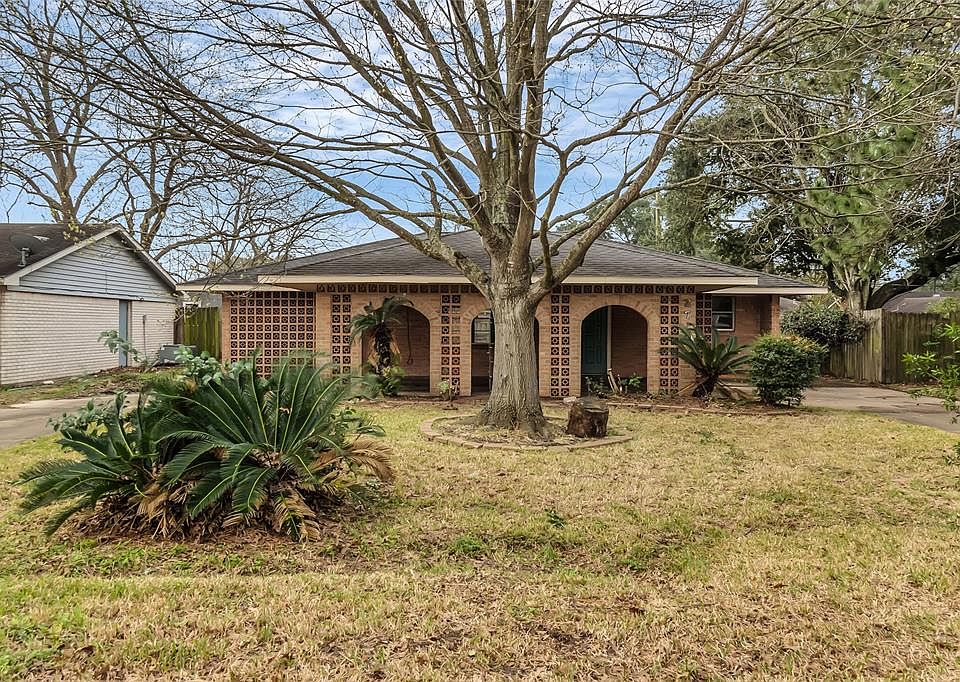 1st image of 2710 Pickerton Dr