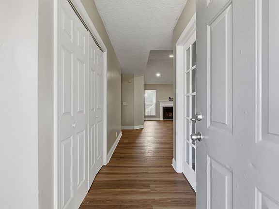 2nd image of 3364 Calais Cir