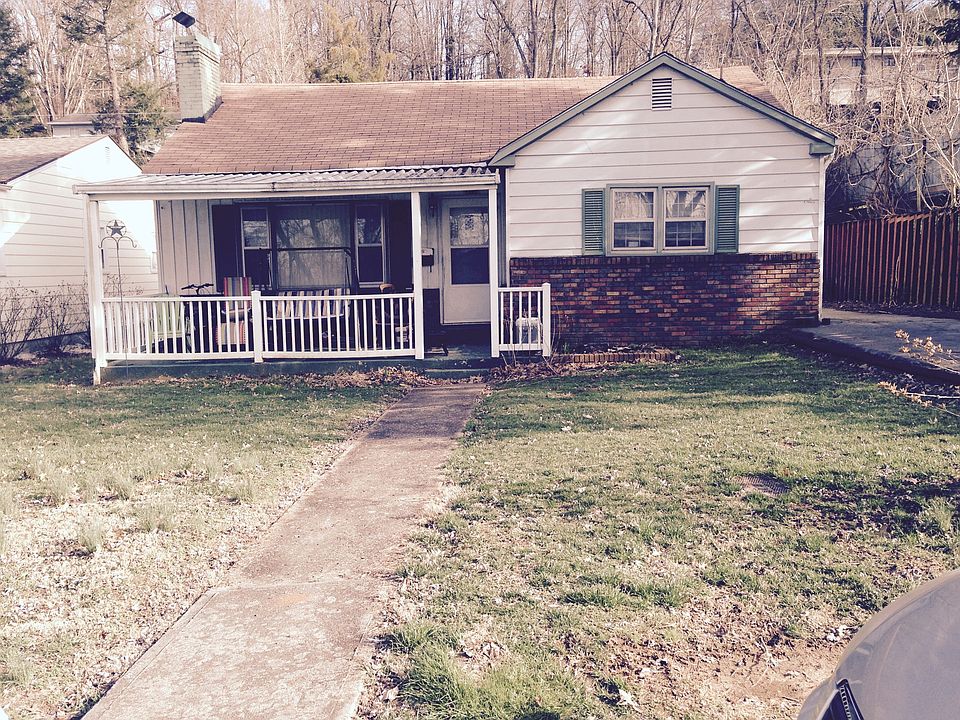 2nd image of 417 Poplar St W