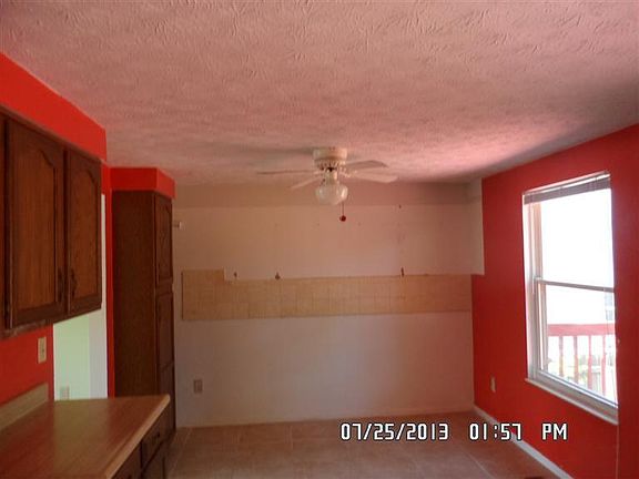 3rd image of 7176 Woodridge Dr