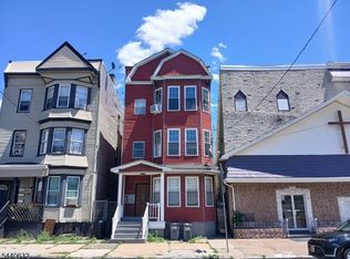 590 Hunterdon St, Newark City, NJ 07108