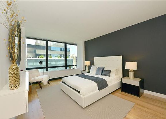 5th image of 1113 York Ave APT 10E