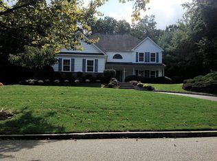 1 Dalton Ct, Huntington Station, NY 11746