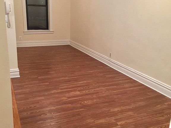 3rd image of 2257 43rd St APT 3R