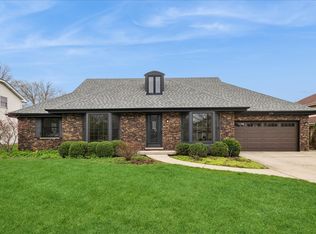 3751 Charles Dr, Northbrook, IL 60062