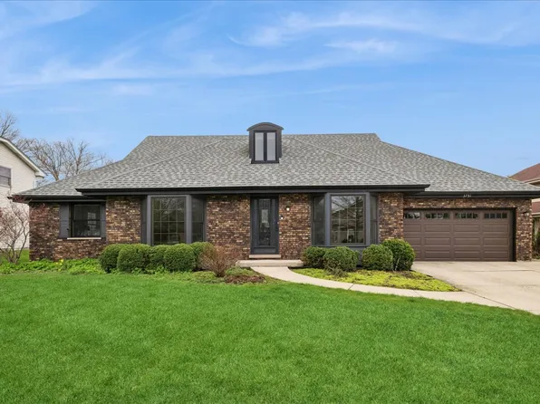 3751 Charles Dr, Northbrook, IL 60062