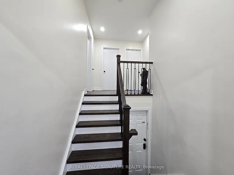 23 Benrubin Dr #UPPER — Photo 15