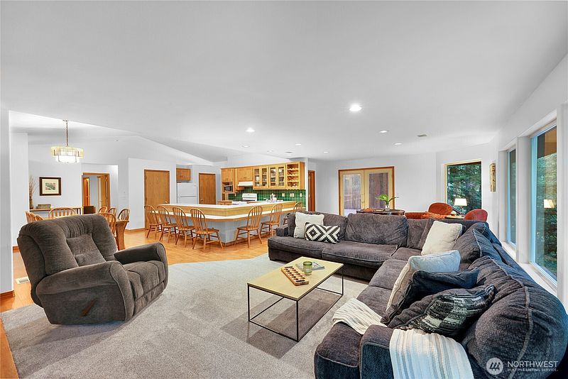 2nd image of 6929 Baker Circle