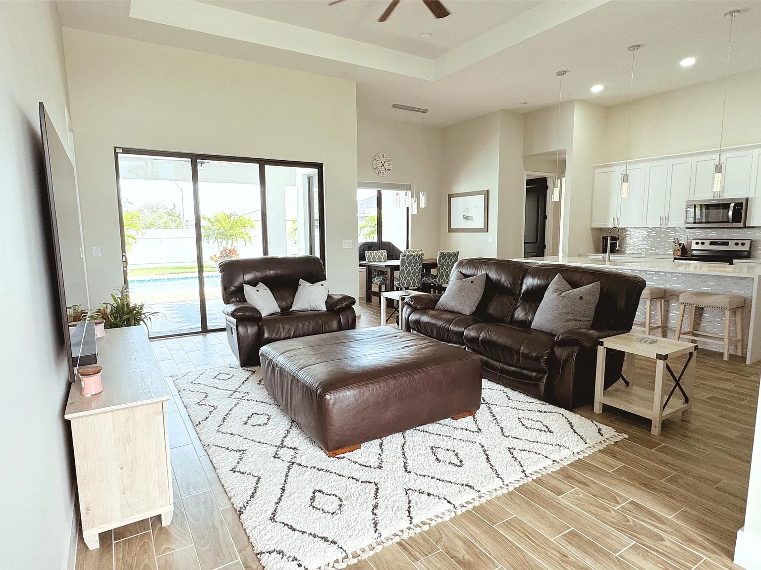 4 bed, 1931 sqft, $6,000 — Photo 4