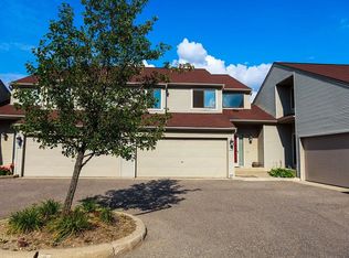 716 Eton Ct, Rochester, MI 48307