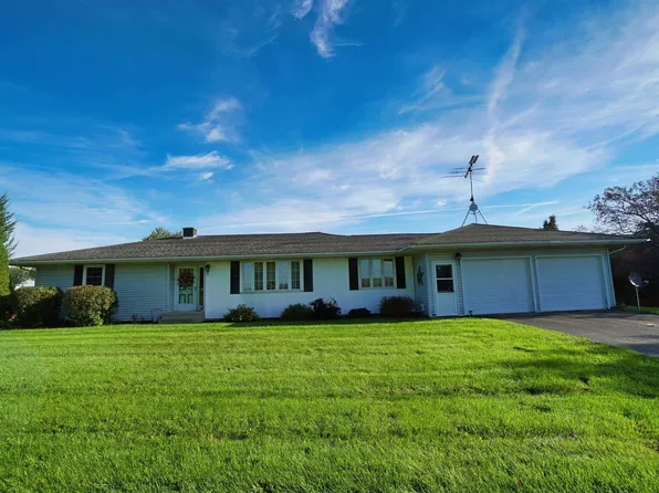 325 State Route 78 N, Stockton, IL 61085