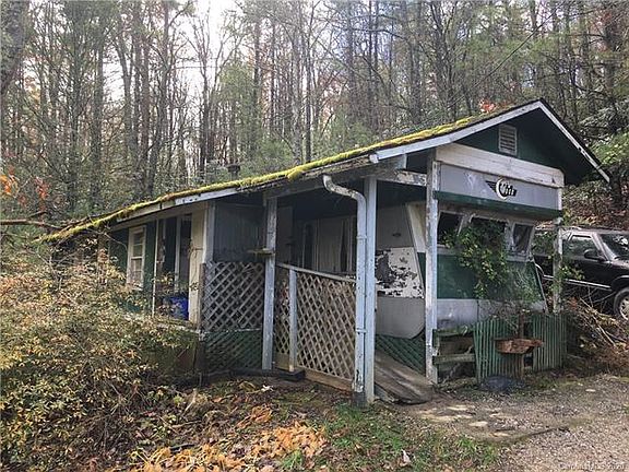 4th image of 260 Elson Ave